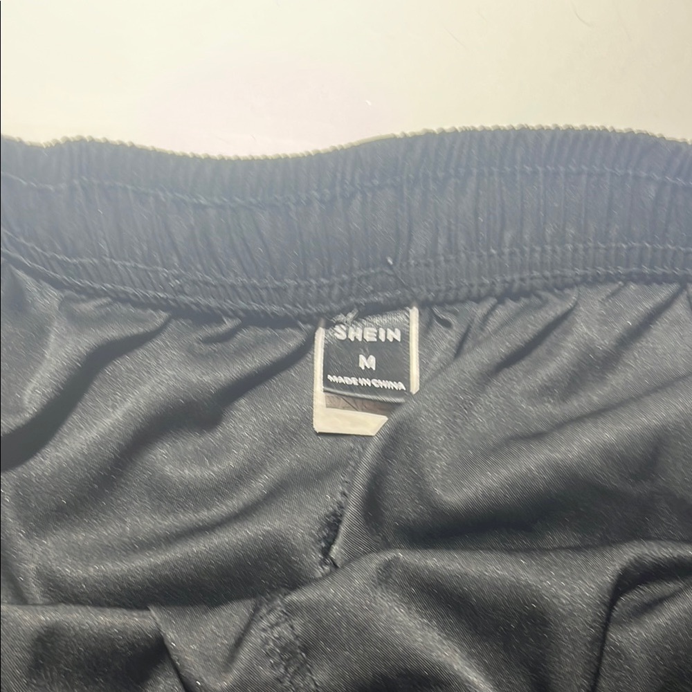 SHEIN Black Elastic Waist Shorts - Picture 2 of 3